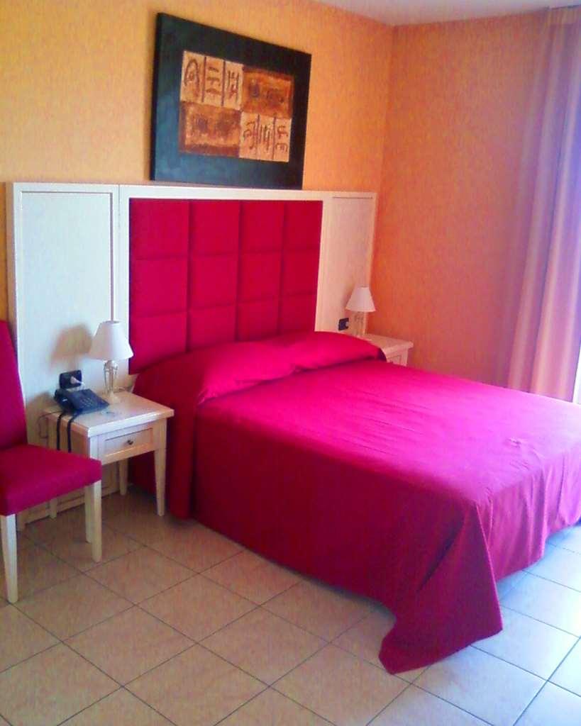 B&B Hotel Pomezia Cortese Bilik gambar